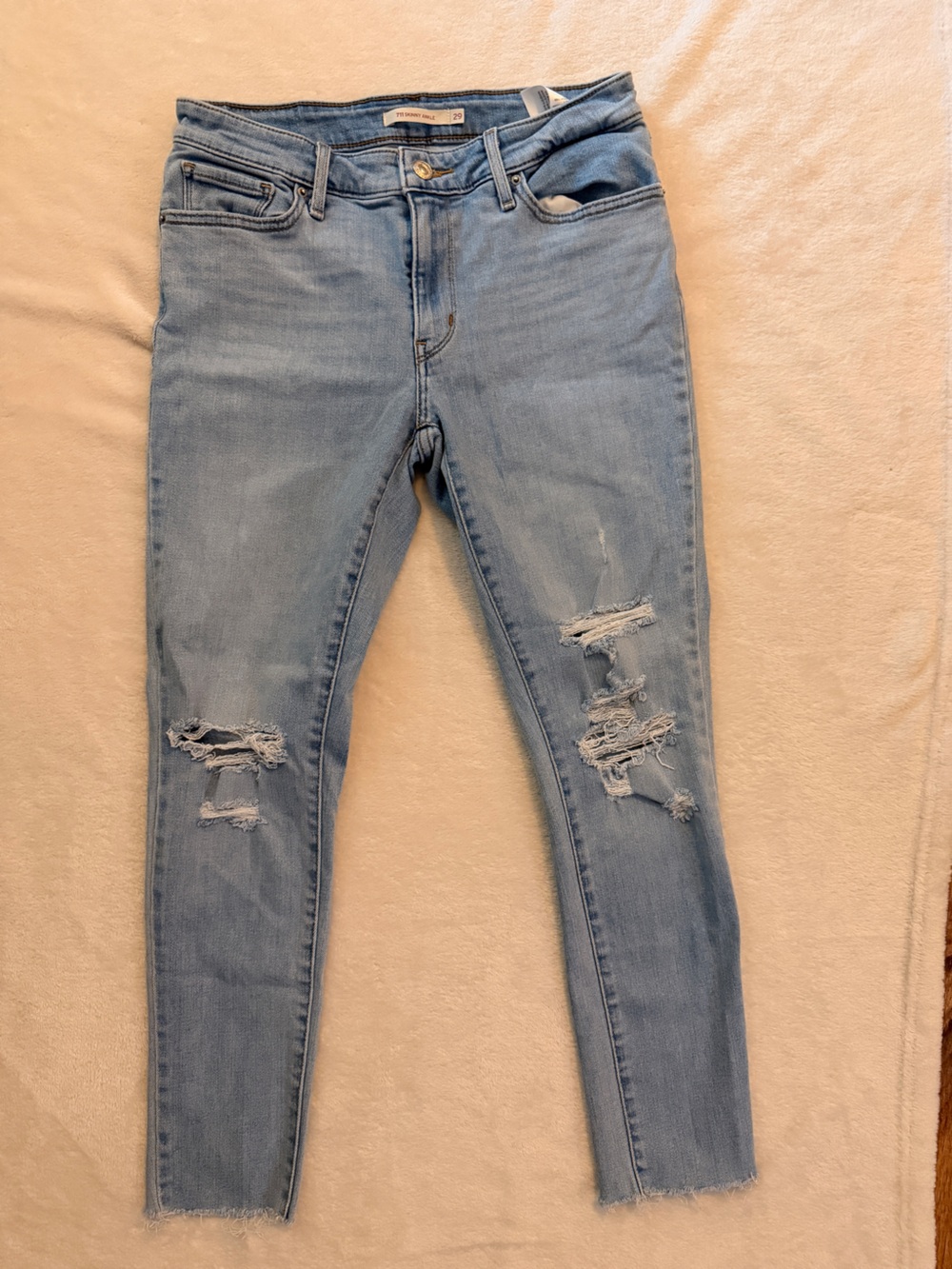 Levi’s Distressed Women's Jeans